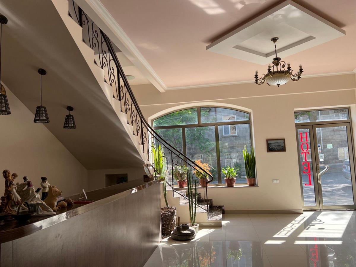 Mthnadzor Hotel Goris Luaran gambar